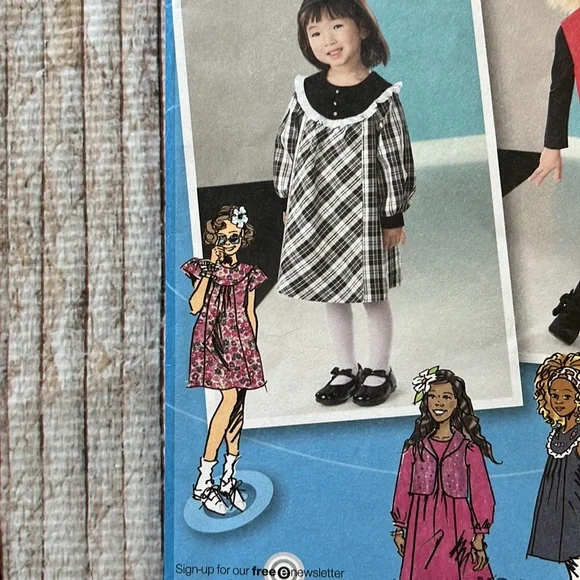 Simplicity Project Runway Uncut Sewing Pattern - Picture 4 of 9